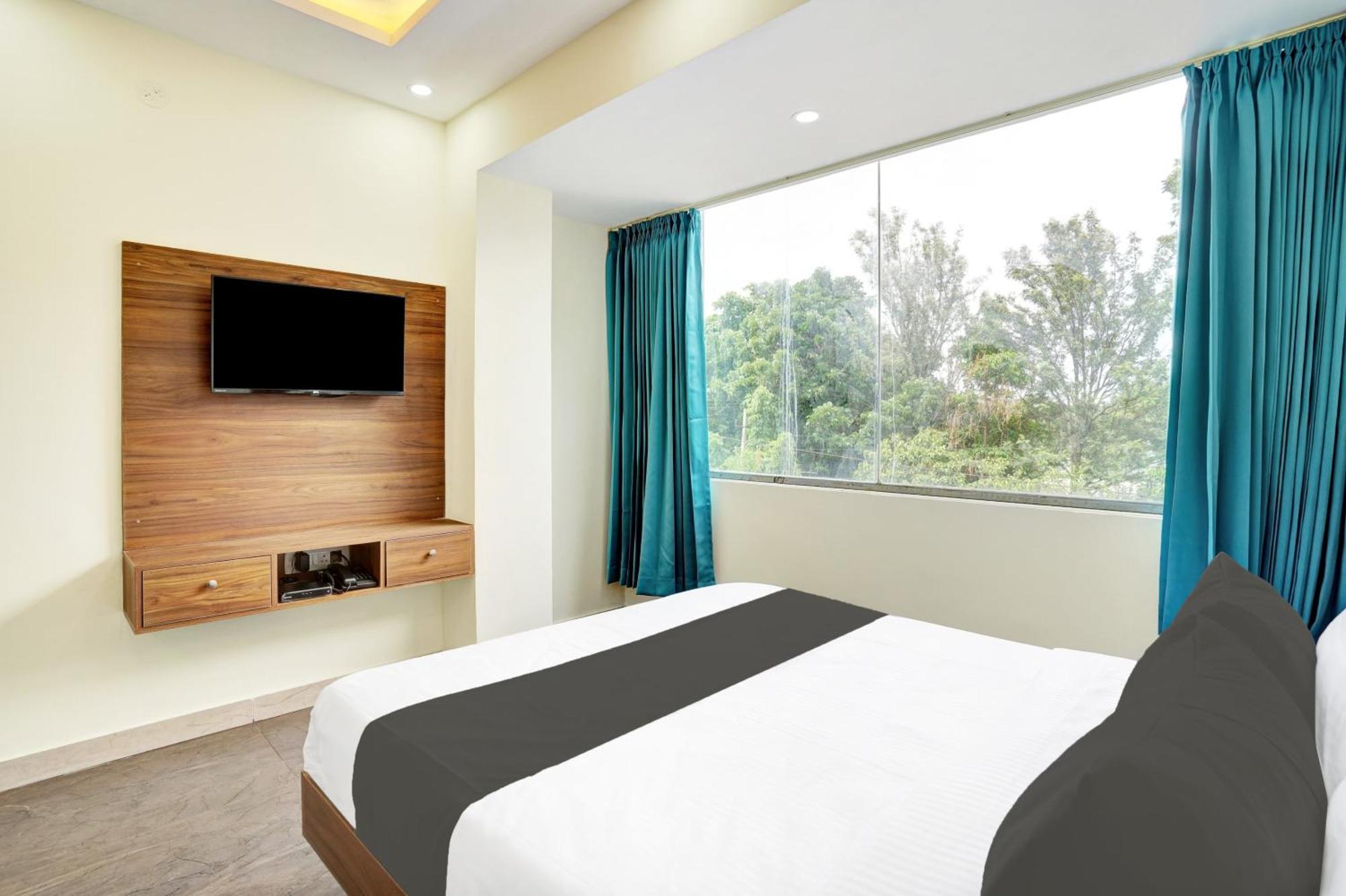 Hotel O Gayathri Metro Deluxe Bangalore Buitenkant foto