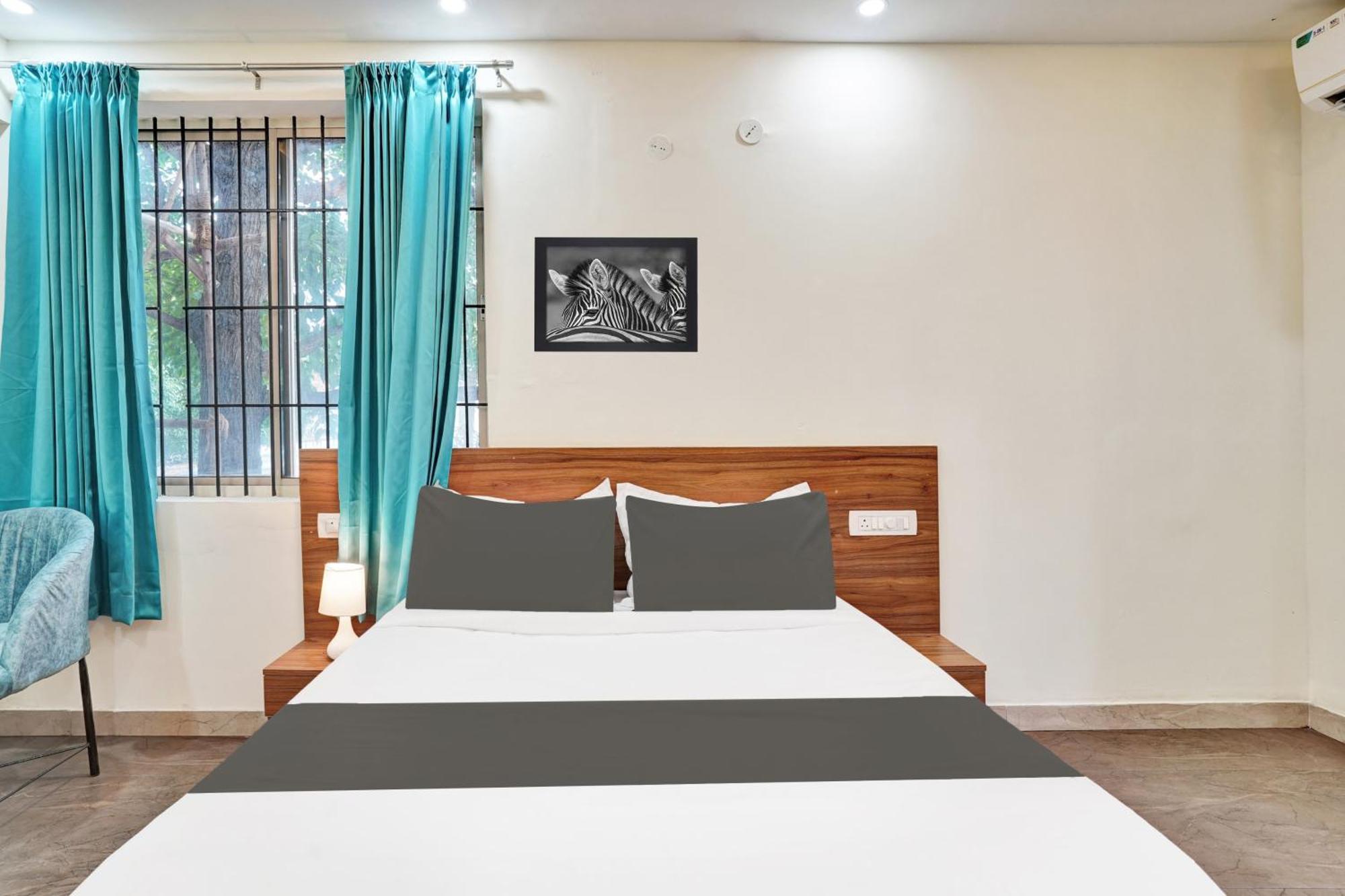 Hotel O Gayathri Metro Deluxe Bangalore Buitenkant foto