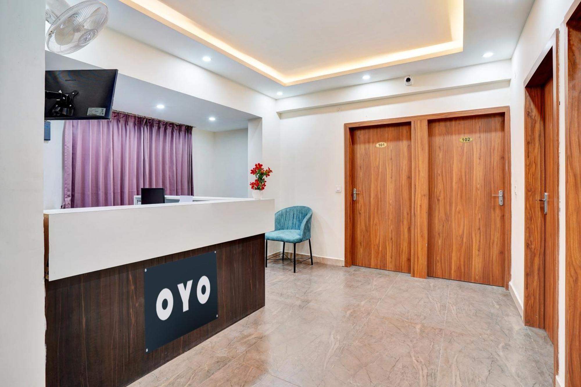 Hotel O Gayathri Metro Deluxe Bangalore Buitenkant foto